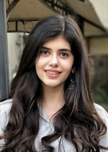 Sanjana Sanghi photo