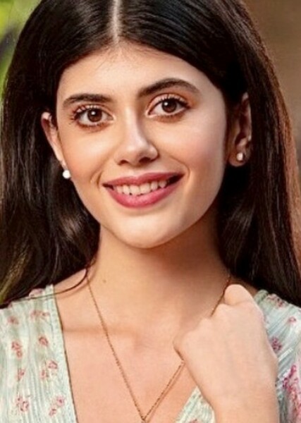 Sanjana Sanghi photo
