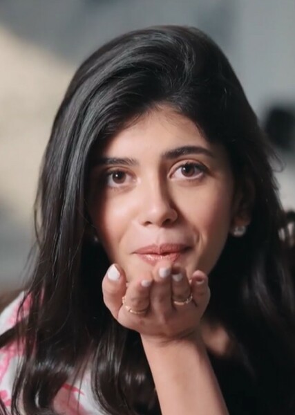 Sanjana Sanghi photo