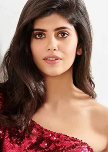 Sanjana Sanghi photo