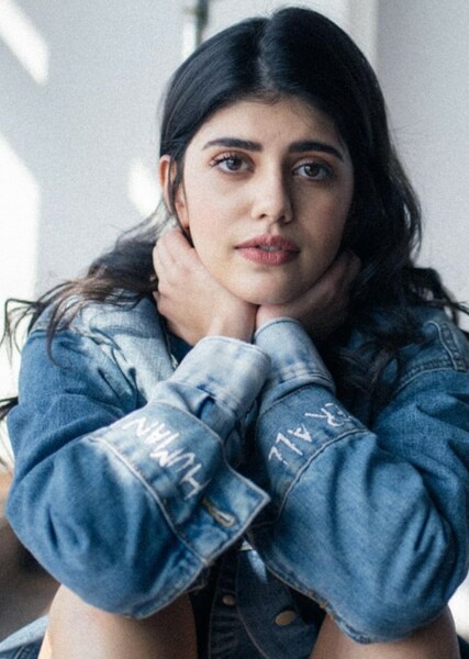 Sanjana Sanghi photo