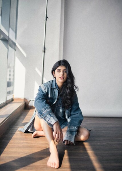 Sanjana Sanghi photo
