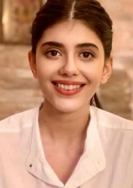 Sanjana Sanghi photo