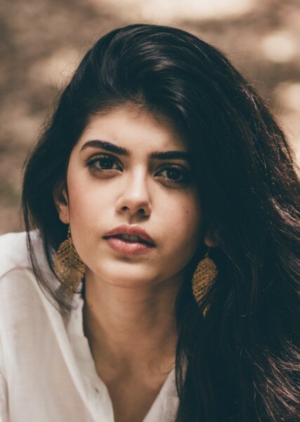Sanjana Sanghi photo
