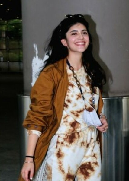 Sanjana Sanghi photo