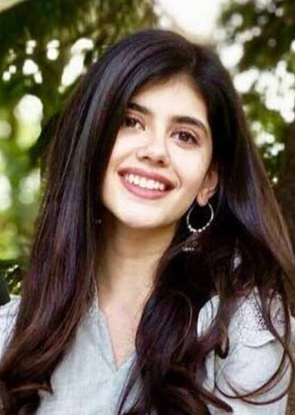 Sanjana Sanghi photo