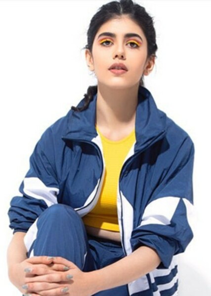 Sanjana Sanghi photo
