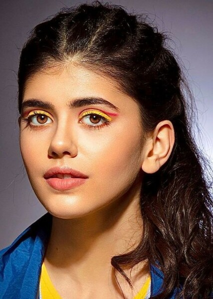 Sanjana Sanghi photo