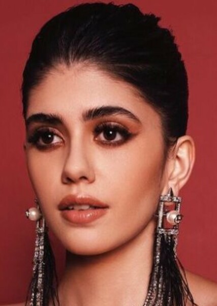 Sanjana Sanghi photo