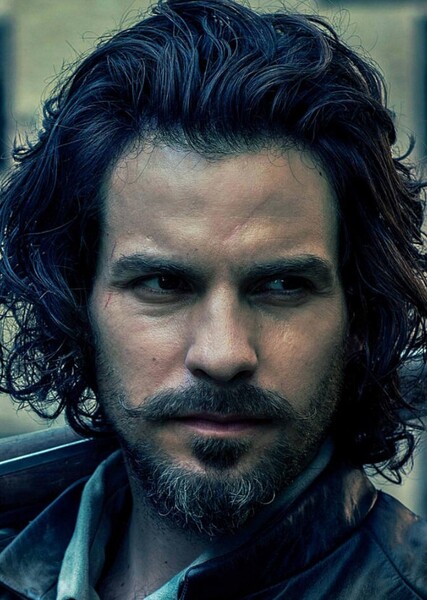 Santiago Cabrera