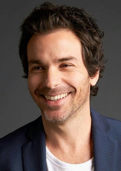 Santiago Cabrera photo