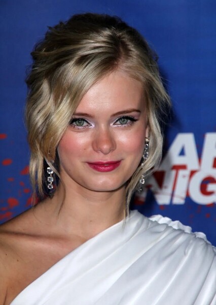 Sara Paxton photo