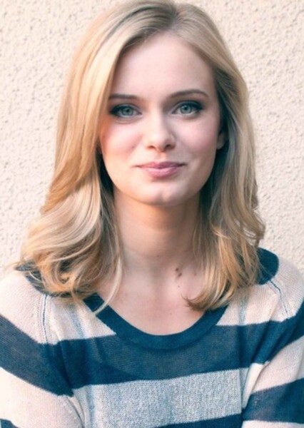 Sara Paxton photo