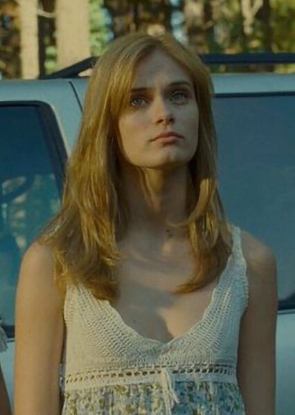 Sara Paxton photo