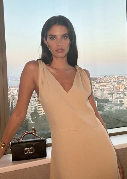 Sara Sampaio photo