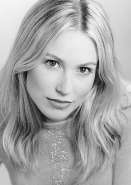 Sarah Carter photo