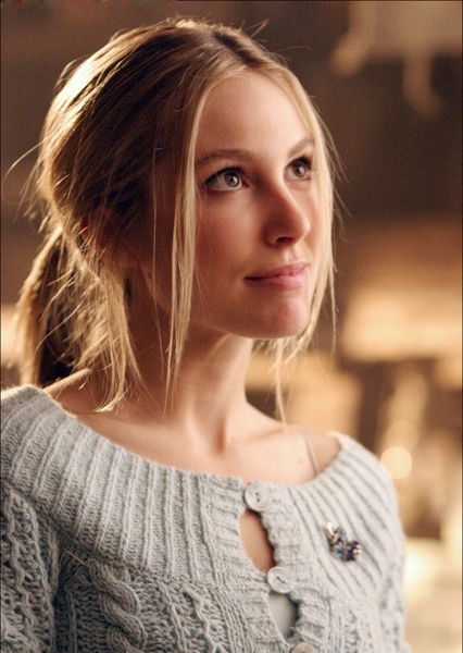 Sarah Carter photo