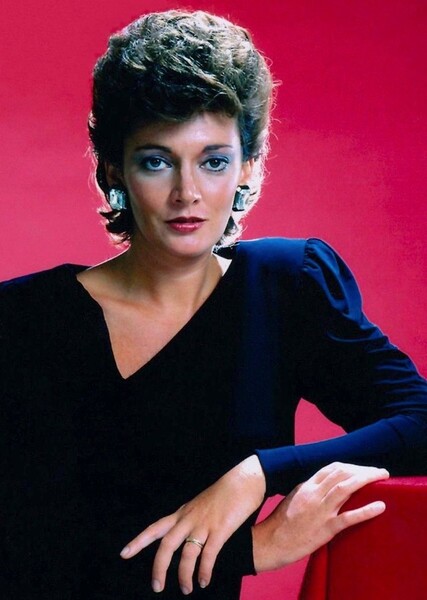 Sarah Douglas photo