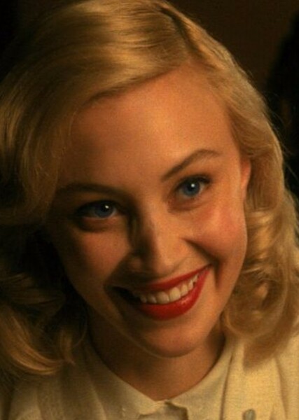 Sarah Gadon photo