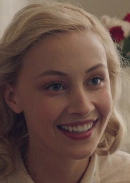 Sarah Gadon