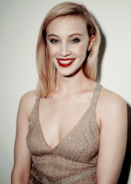 Sarah Gadon photo