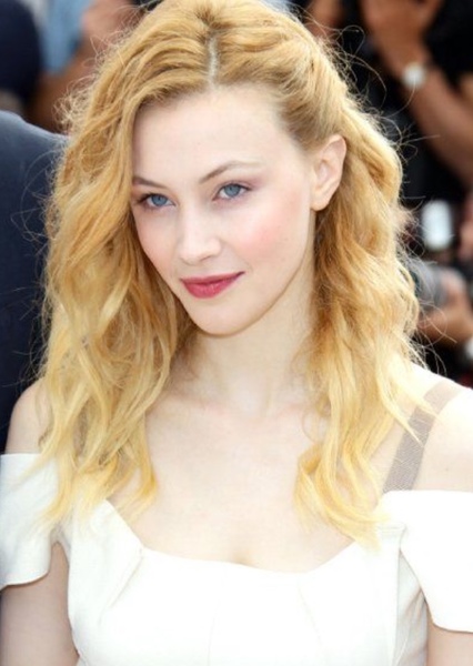 Sarah Gadon