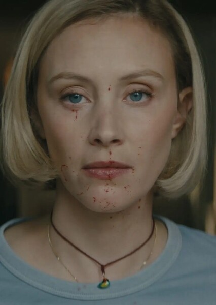 Sarah Gadon photo