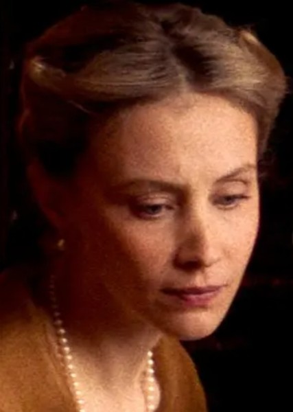 Sarah Gadon photo
