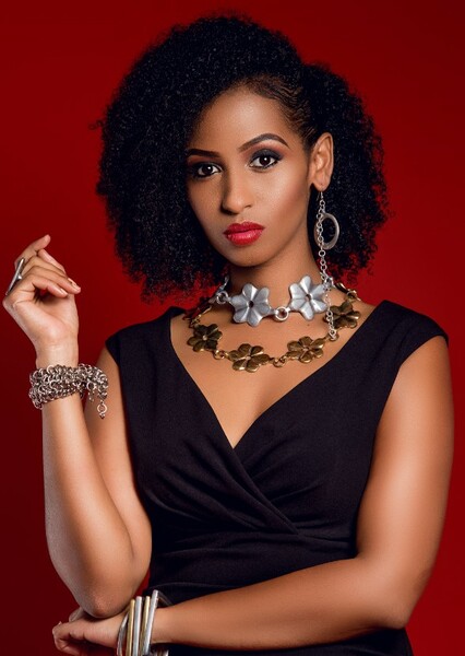 Sarah Hassan photo