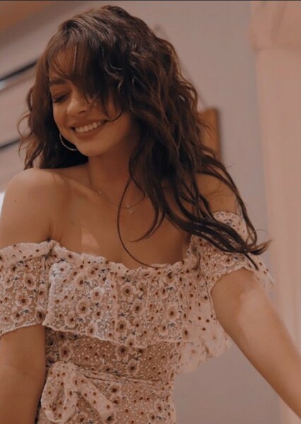 Sarah Hyland photo