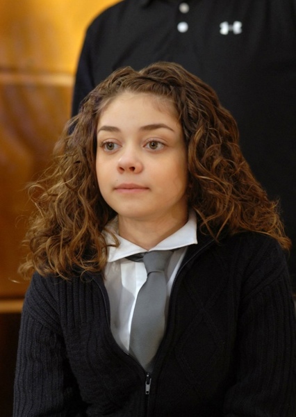 Sarah Hyland photo