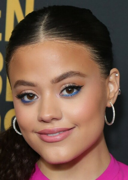 Sarah Jeffery photo