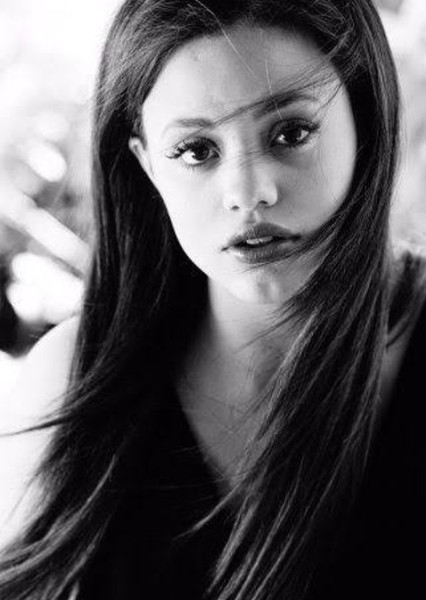 Sarah Jeffery photo
