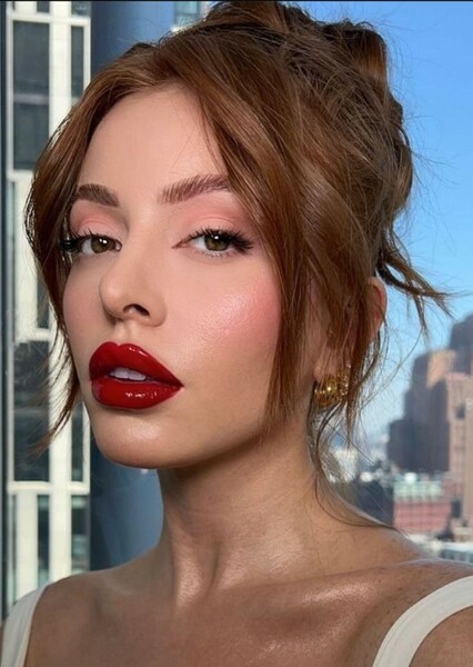 Sarah Johnson photo
