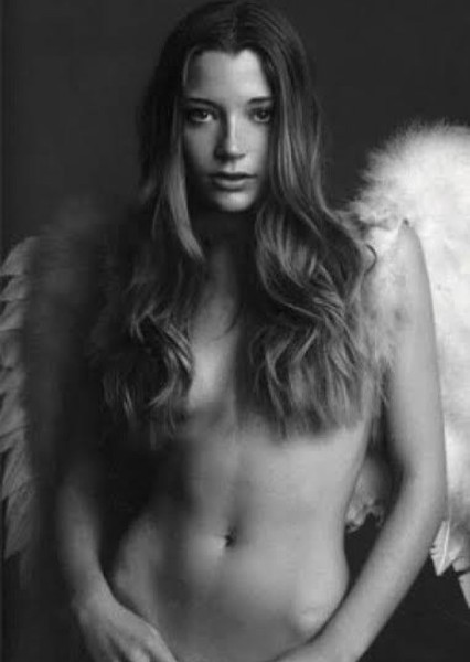 Sarah Roemer photo