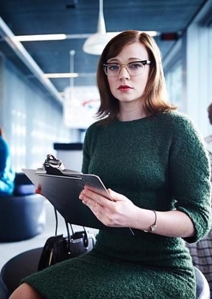 Sarah Snook photo