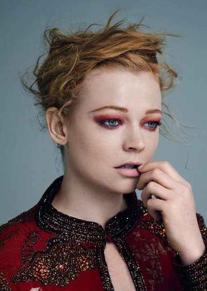 Sarah Snook photo