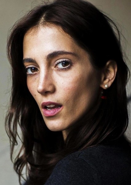 Sarah-Sofie Boussnina photo