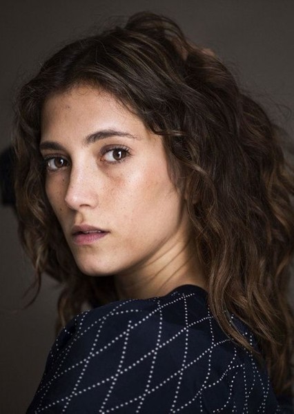 Sarah-Sofie Boussnina photo