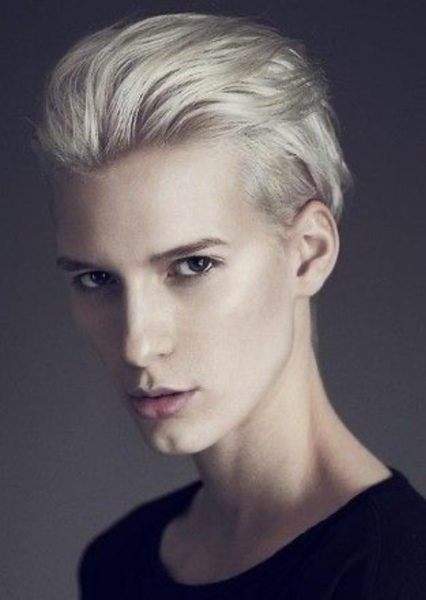 Sarah Whale photo