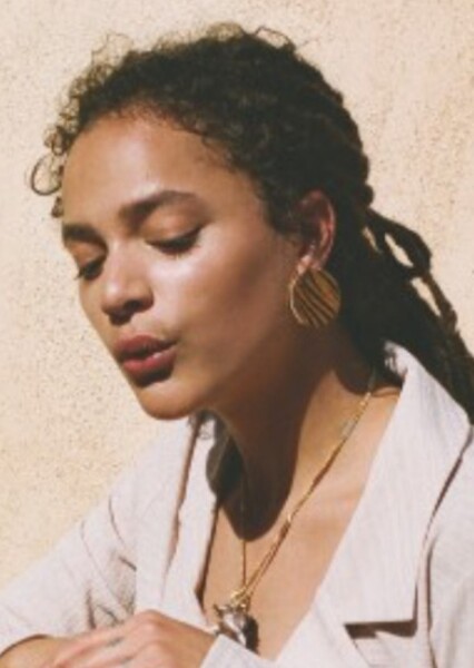 Sasha Lane photo