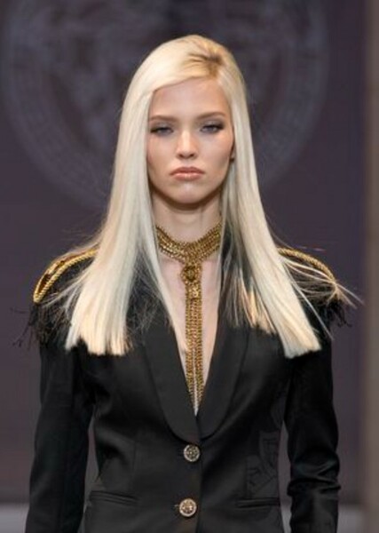 Sasha Luss photo