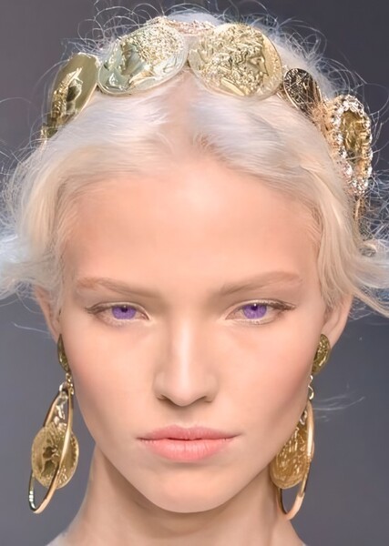 Sasha Luss photo