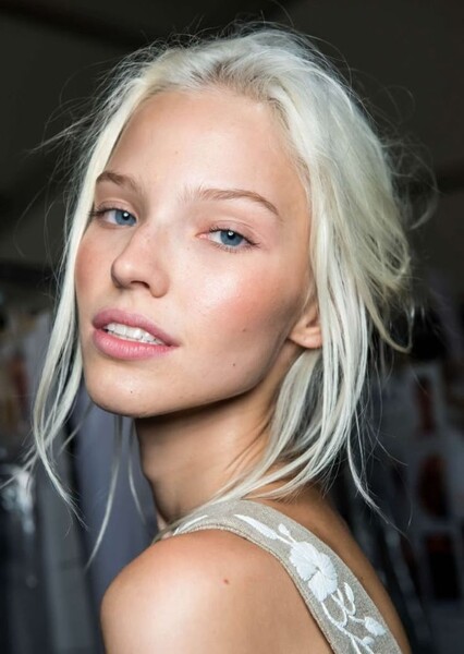 Sasha Luss photo