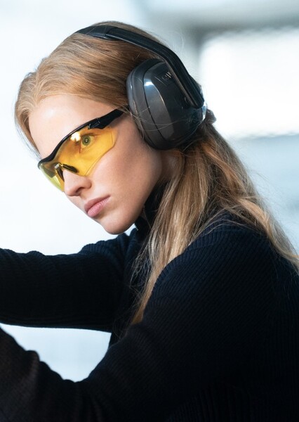 Sasha Luss photo