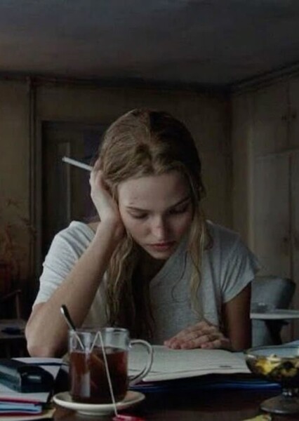 Sasha Luss photo