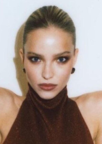 Sasha Luss photo