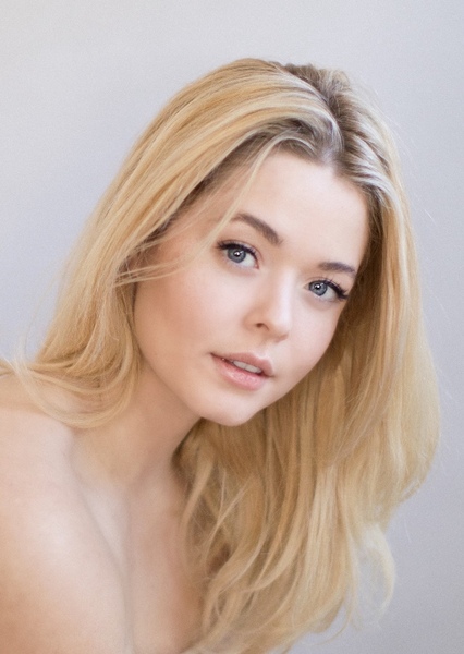Sasha Pieterse photo