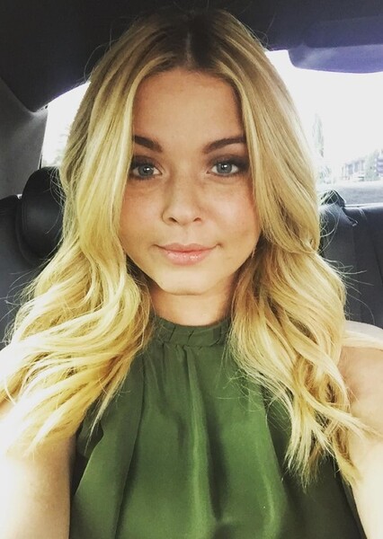 Sasha Pieterse photo