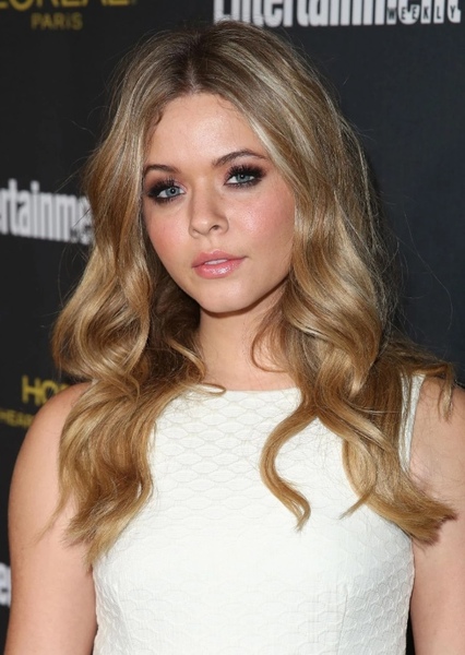 Sasha Pieterse photo